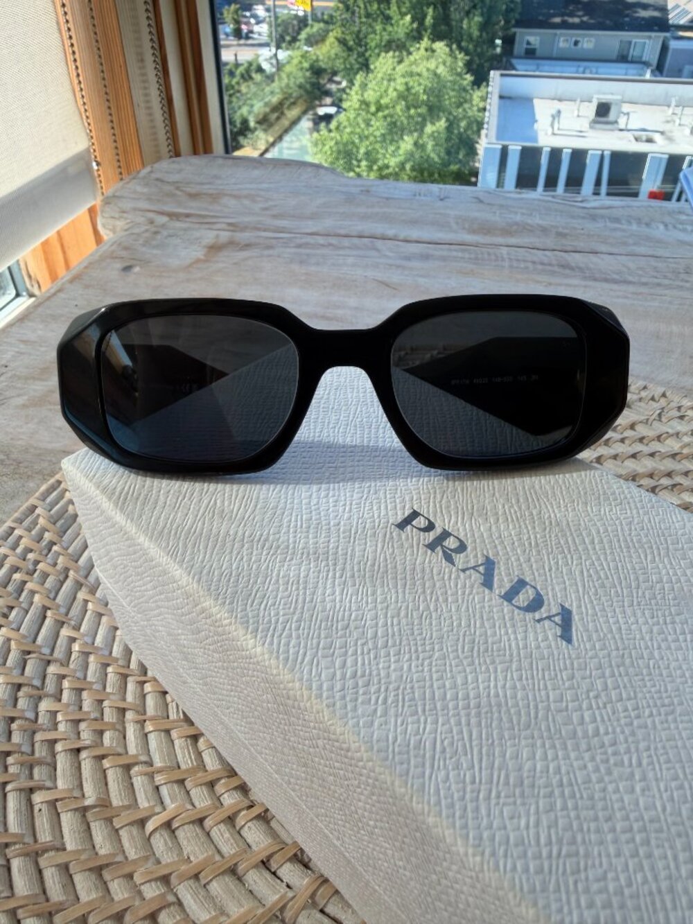Prada PR 17WS Sunglasses - Excellent Condition - Picture 3 of 9